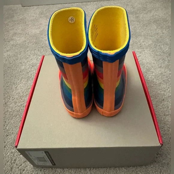 NEW in Box Hunter Kids’ Classic Waterproof Rain Boots, Rainbow 🌈, Toddler 6M - Picture 9 of 12